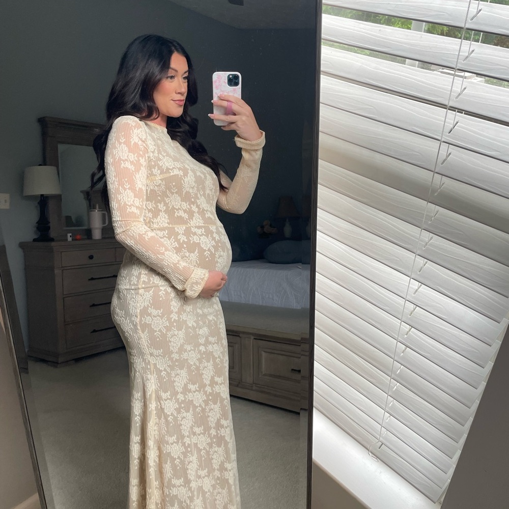 Elegant Cream Lace Maxi Dress - Picture 3 of 6